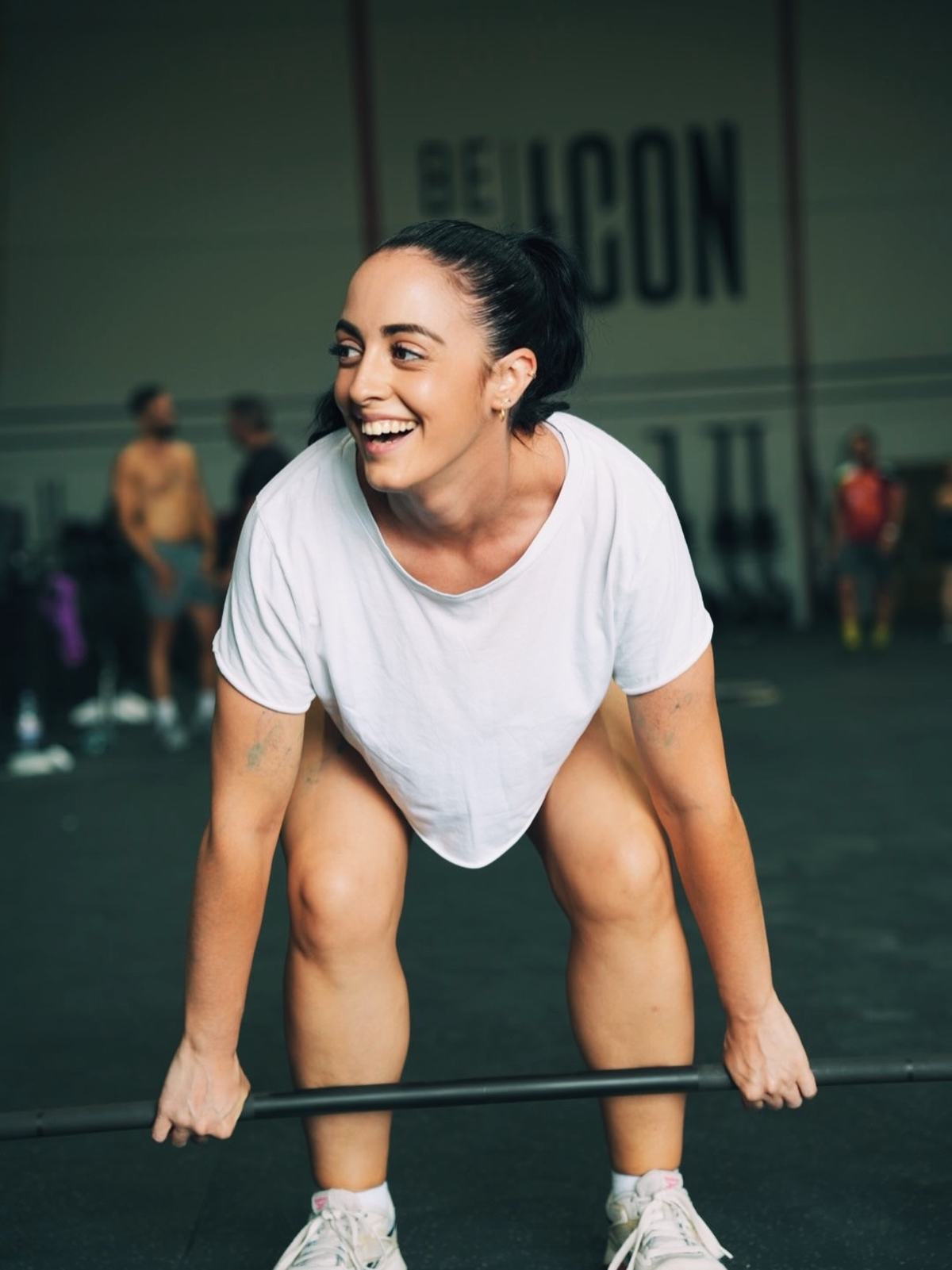 Atleta sonriendo durante un entrenamiento en ICON Fuerteventura